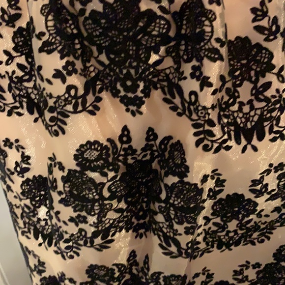 Sheer flowered skirt with lining - Picture 3 of 8